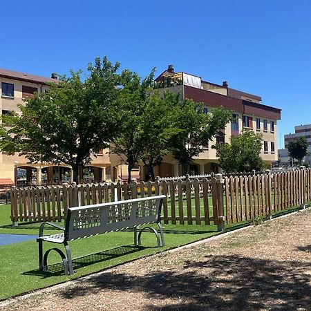 Apartamento Ideal A La Entrada De Salamanca !!! Santa Marta de Tormes Esterno foto